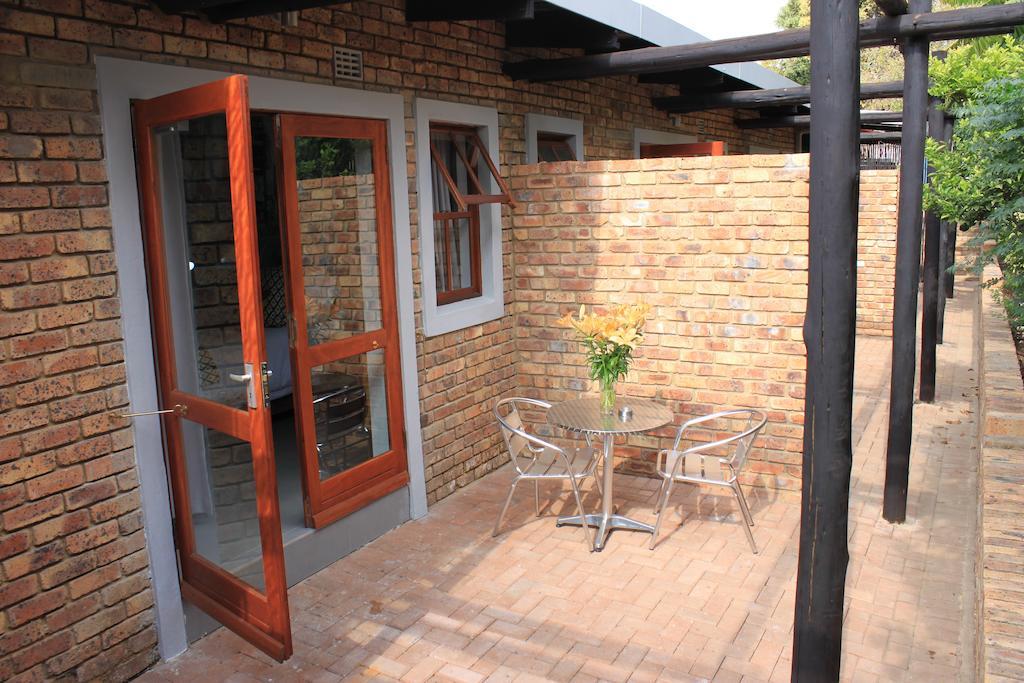 Yalla Yalla Boutique Hotel Witbank Exterior photo