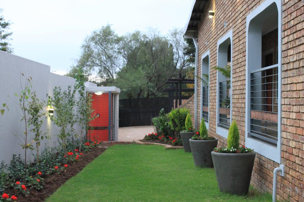 Yalla Yalla Boutique Hotel Witbank Exterior photo