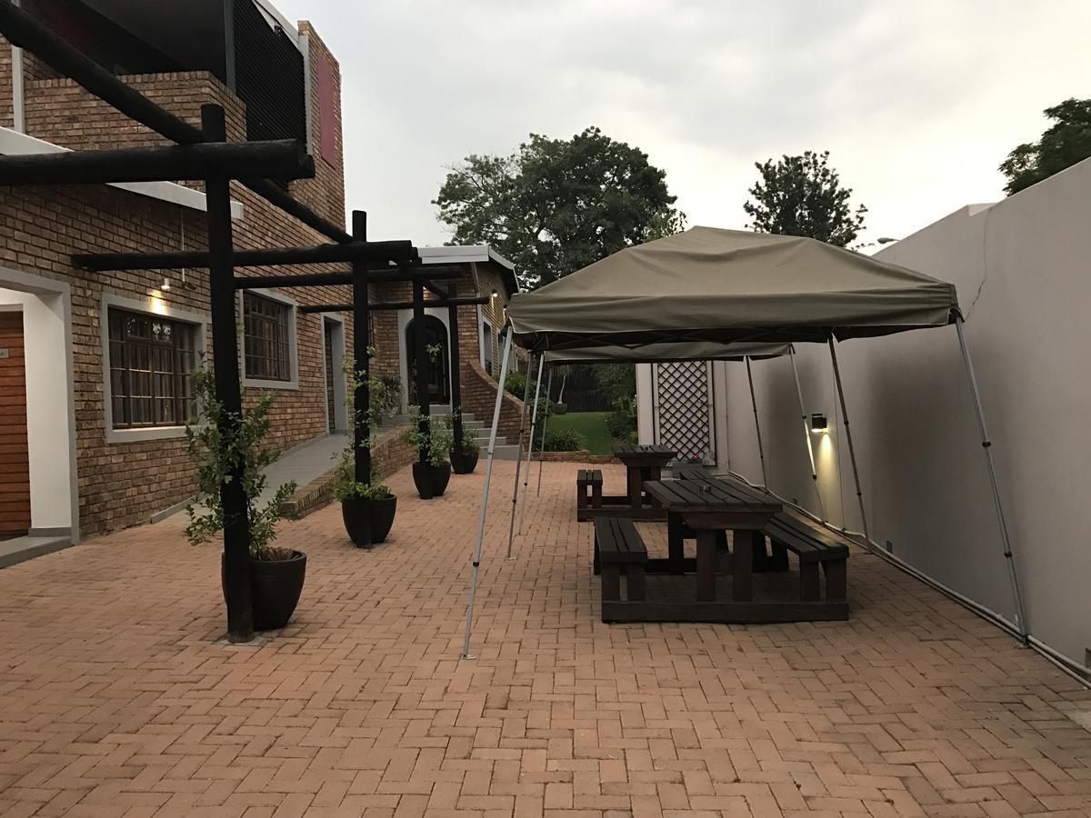 Yalla Yalla Boutique Hotel Witbank Exterior photo